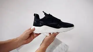Unboxed - Taeger Noir Tech Runner