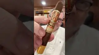 Arturo Fuente OpusX Oro Oscuro No. 4 Cigar Review | Dark, Powerful & Legendary #shorts