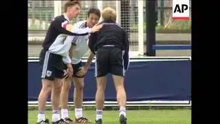 UK: EURO 96 CHAMPIONSHIPS: ENGLISH & GERMAN TEAMS TRAINING