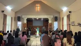 Raise a Hallelujah, I surrender all, Mighty name of Jesus