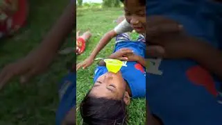Outdoorfood SIMPLE and USEFUL Bro SO KIND Share Fafa Jelly in Forest #forest #survival #camping