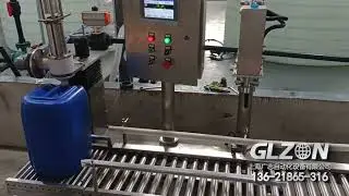 Automatic Plastic Jerry Can Filling Machine.
