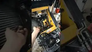 Changing the cooling fan rotation on the mini skid steer! #restoration #skidsteer #tools #diy
