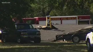 1 dead, 6 injured in mobile home after roof collapse