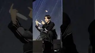 fans were filming Shotaro, but he kindly gestured toward the other members, shifting the spotlight