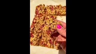 Vegan Berry Crumble Bars Recipe