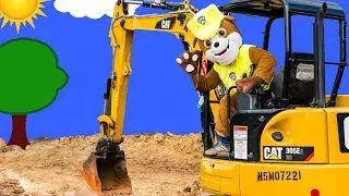 Paw Patrol Helps Build Big Truck Builders Sandbox with the Assistant