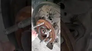 2014 Ford F150 wheel bearing noise
