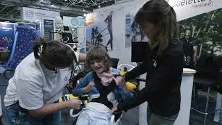 Jo&euml;lette Kid  auf der REHACARE 2023 mit FiNiFuchs