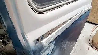 66 VW Bug: удаление хромированных молдингов