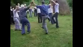YAŞLILARDAN GELENEKSEL GÜRCÜ HALK OYUNU 