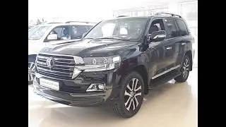 TOYOTA LAND CRUISER 200 EXCALIBUR. EXECUTIVE (EXCLISIVE) WHITE, BLACK 2017-2018.