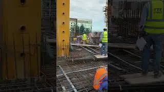 workers preparing for slab concrete #workers #slabconstruction #slabconcrete #civilengineering