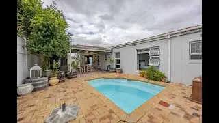 2 Bedroom house for sale in Cape Town - Table View
