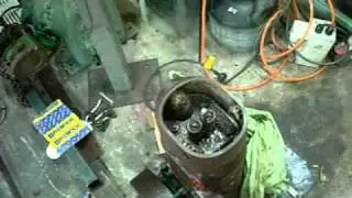 2.5Hp Kelly & Lewis KBD Flywheel Engine Head Removal