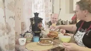 МУЖ КОЕ-ЧТО КУПИЛ, ПРИГОТОВИЛА, НАЖАРИЛА, СЕМЬЯ ОБЕДАЕТ... 