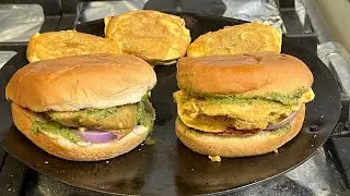 Street-style Daal Ande Wala Bun Kebab | Authentic Pakistani Street Food Experience 🍔 🇵🇰