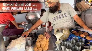 Giani Ji Ki Pede Wali Lassi😍 ll 90 Year Old Shop😱 ll Famous Amritsar Street Food ll Desi Taste