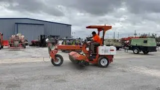 2014 LAYMOR SM300 SWEEPER
