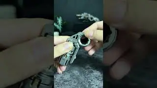 Fidgets Grenade & Revolver