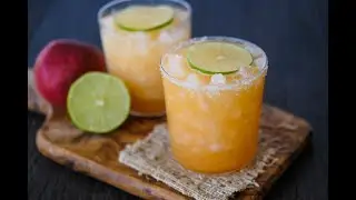 Cocktail Recipe: SIMPLE Fresh Peach Margaritas by Everyday Gourmet with Blakely