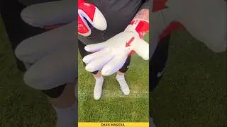 Why do goalkeepers wear sticky gloves? ⚽🧤গোলকিপার কেন চিপচিপে গ্লাভস পরে? #dk4x #masidul #facts
