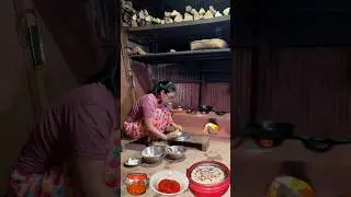village style cooking aloo paratha||nepali village kitchen darjeeling #nepalivillagelifestyle