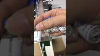 Samll ampoule glass bottle turntable feeding automatic labeling machine