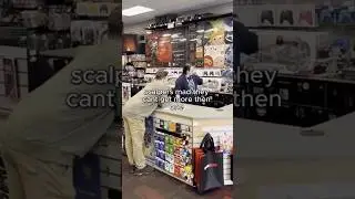 Pok&eacute;mon Scalper Fights Manager Over 1 Box Limit at GameStop