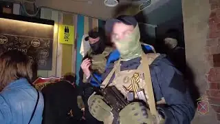В Волгограде СОБР помог полиции проверить посетителей ночных клубов на наркотики