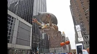 Macys Parade Balloons Scrat & His Acorn