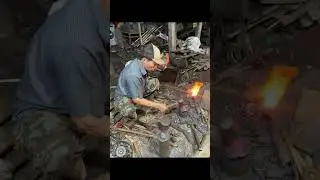 Rèn dao rựa từ thép lò xo oto