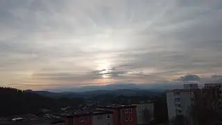 Abendsonne mit eine Nebensonne heute Abend &uuml;ber Meschede mit Nebeleinzug. 12.12.2025.🌤️🌅