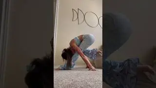 HOW TO: fallen flamingo pose 🦩 #yoga #yogapractice #yogaroutine #yogatutorial