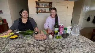 PREPARANDO UNA ENSALADA VERDE CON MI HIJA🥗☺️