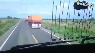 Indio e pes&atilde;o desfilando na 242