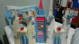 Voltron Castle of Lions Playset Review plus Power rangers zords got at the toy show in Germantown