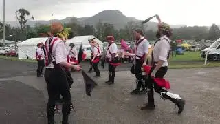 Klezmorris (Bledington) - Black Joak Morris, 2018-10-20 [windy]