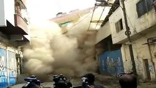 Karachi Ranchore lane Six-storey building collapses live camera footage