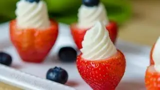 Cheesecake Stuffed Strawberries Recipe: Easy Summer Dessert