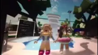 Popular vs Nerd! In Brookhaven roblox. (Sorry I didn&rsquo;t post in a week)