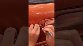 Lockpicking a car door   #lockpicking #locksmith #locks #locksport