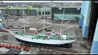 Gorch Fock 1 hat Werfthalle verlassen - erleben Sie die Verholung 