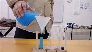 Physics demonstrations.Communicating vessels!