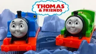 THOMAS AND FRIENDS  CLOSE CALL CLIFF SET & AHOY MATEYS POP UP PLAYSET