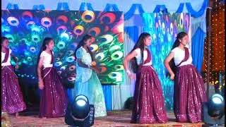 HIGH SCHOOL GIRLS DANCE PERFORMANCE