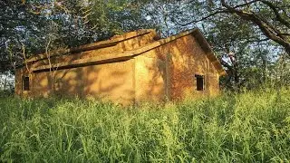Um Mistério Nessa Casa, Ela Está Toda Lacrada Com Concreto, Dizem que Até Luzes são Vistos a Noite