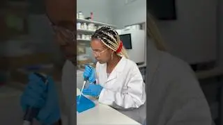 Not the pipette turning into a microphone 🤭👩🏾&zwj;🔬🎤✨#musicianlife  #scientistlife