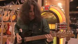 When she walks. Ibanez clinic in Malaga8 music shop