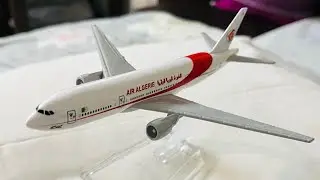 Unboxing Air Algeria 737-300 aircraft